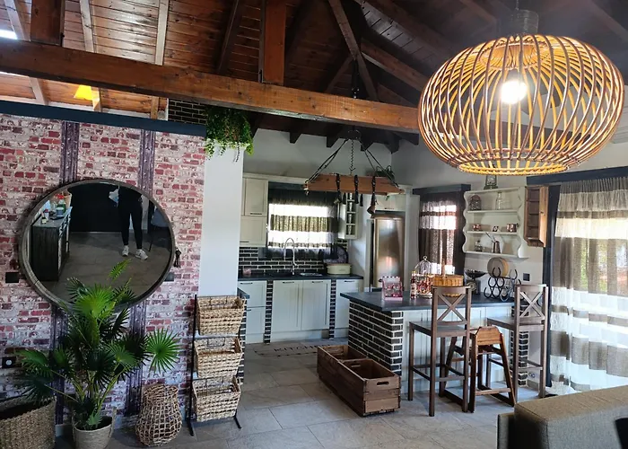 Vintage Lux Homes
